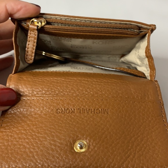Michael Kors wallet - Picture 4 of 4